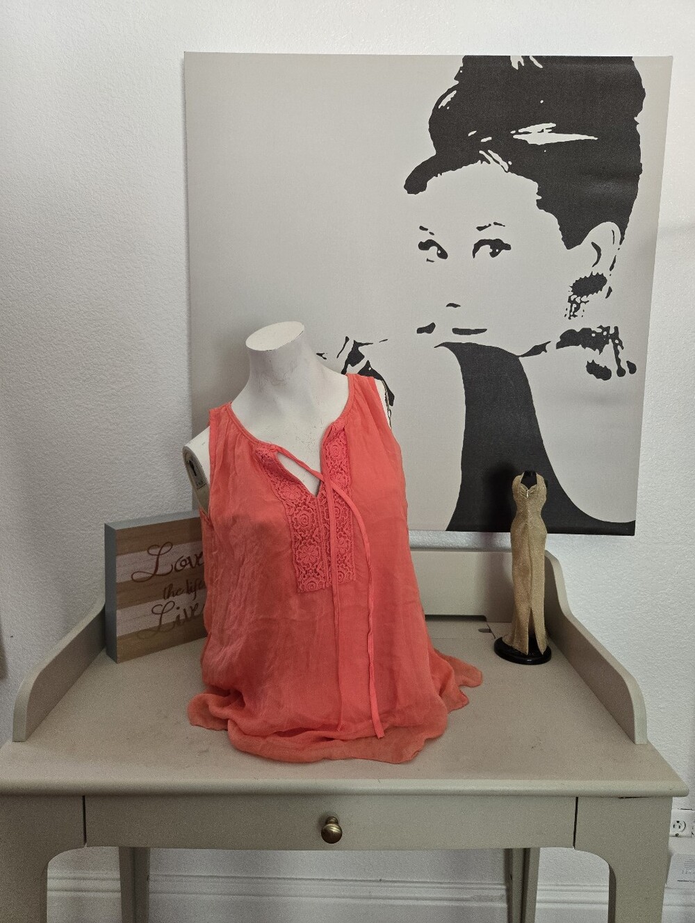 NWT Womens Sleeveless Crochet-Trim Tank Top in Coral Size Large